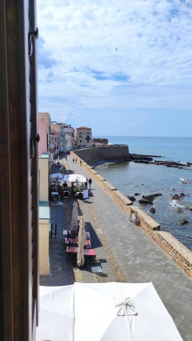 La Mirada , Con Magnifica Vista *